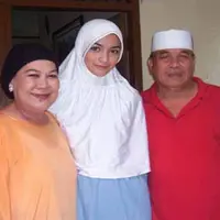 Shinta Muin di sinetron Tukang Bubur Naik Haji. foto: hanaielsde.wordpress.com