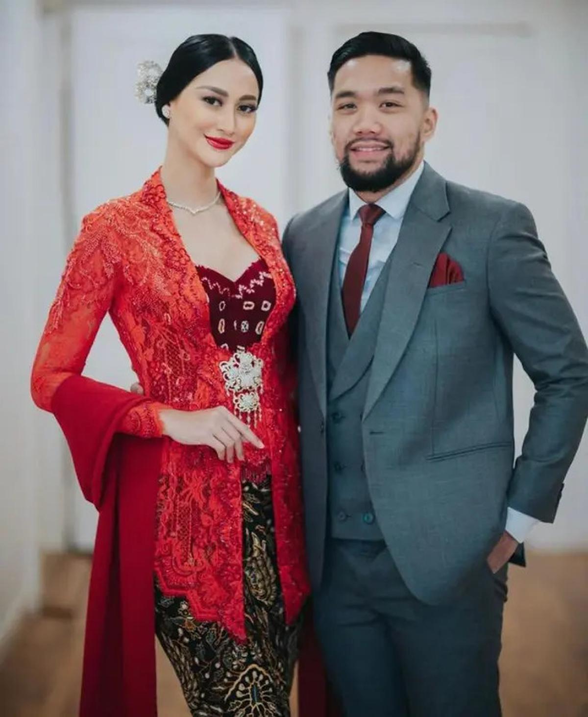 Inspirasi Setelan Kebaya Couple ala Artis yang Elegan, dari Jessica Mila hingga Ayu Dewi