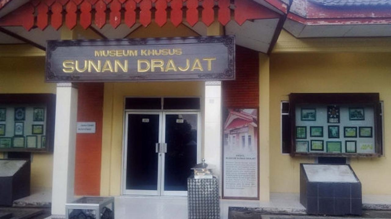 Menelusuri jejak Wali Songo di Makam Sunan Drajat