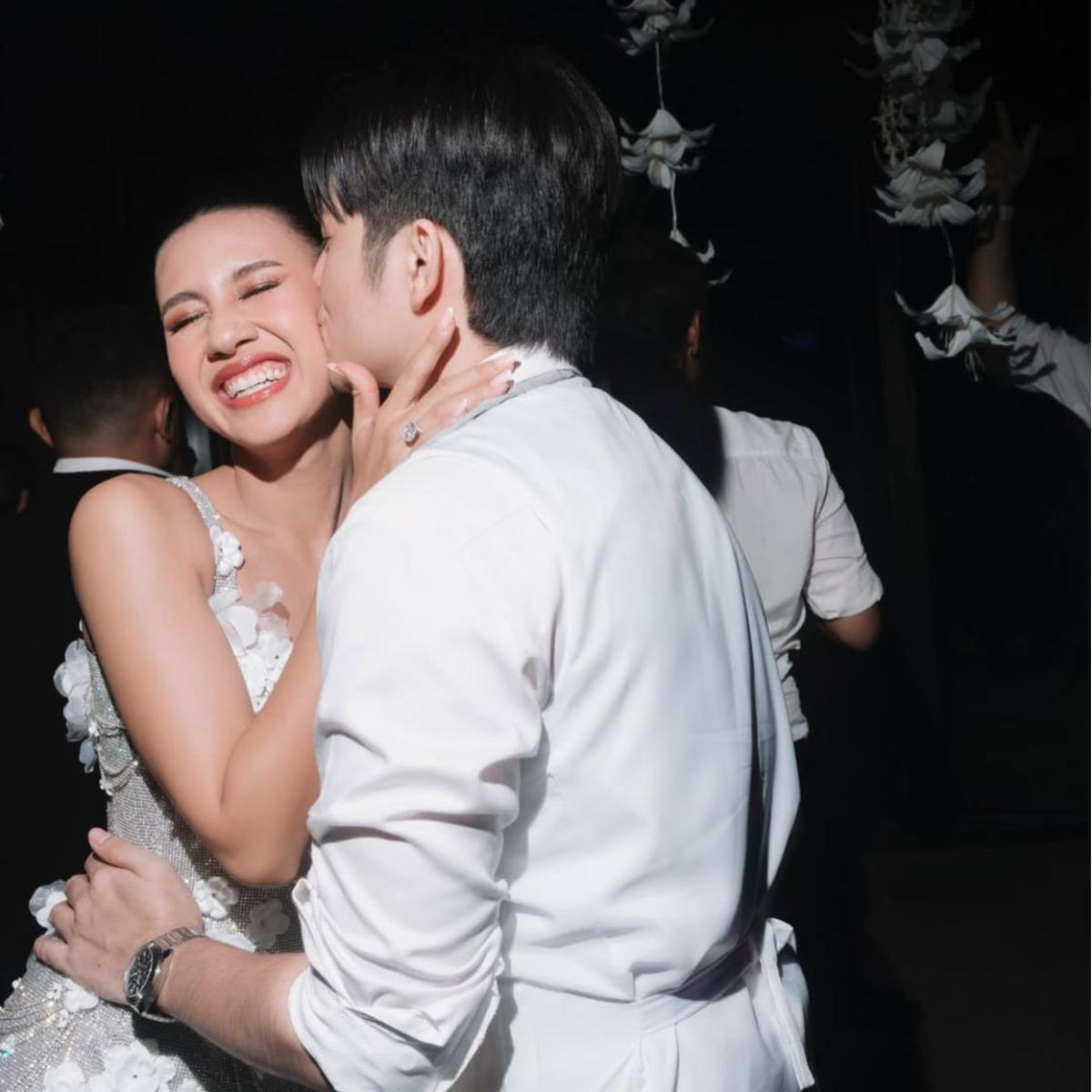 Potret Angga Yunanda dan Shenina Cinnamon, After Party Pernikahan Super Romantis di Bali!