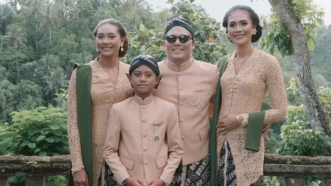 6 Potret Cantik Memukau Kakak Ipar dan Keponakan Luna Maya di Momen Pernikahan, Tampil Elegan dalam Balutan Kebaya dan Sanggul Klasik