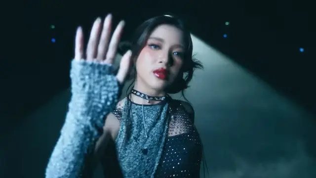 Jadi Sasaran Body Shaming, Ini 8 Pesona Tiara Andini di MV Flip It Up