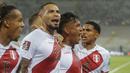 Menempati posisi ke-5 di klasemen Zona Conmebol, Peru mempunyai peluang lebih baik untuk lolos ke Qatar ketimbang Kolombia dan Cile untuk merebut satu jatah play-off. Timnas Peru pun kini didukung oleh 5 pemain yang berlaga di Kompetisi top Eropa. Siapa saja? (AFP/Pool/Sebastian Castaneda)