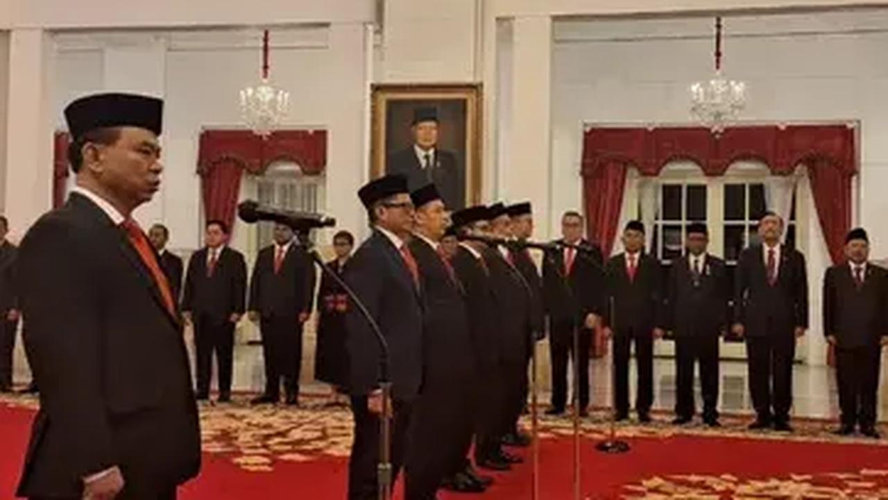 Presiden Joko Widodo (Jokowi) melantik Saiful Rahmat Dasuki menjadi Wakil Menteri Agama. Dia menggantikan seniornya di PPP Zainut Tauhid Sa'adi di kursi Wamenag.