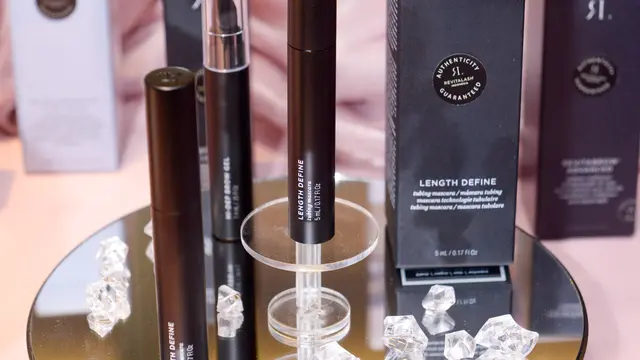 Lebih dari Sekadar Percantik Bulu Mata, Maskara Terbaru Ini Turut Memberdayakan Perempuan Penderita Kanker Payudara