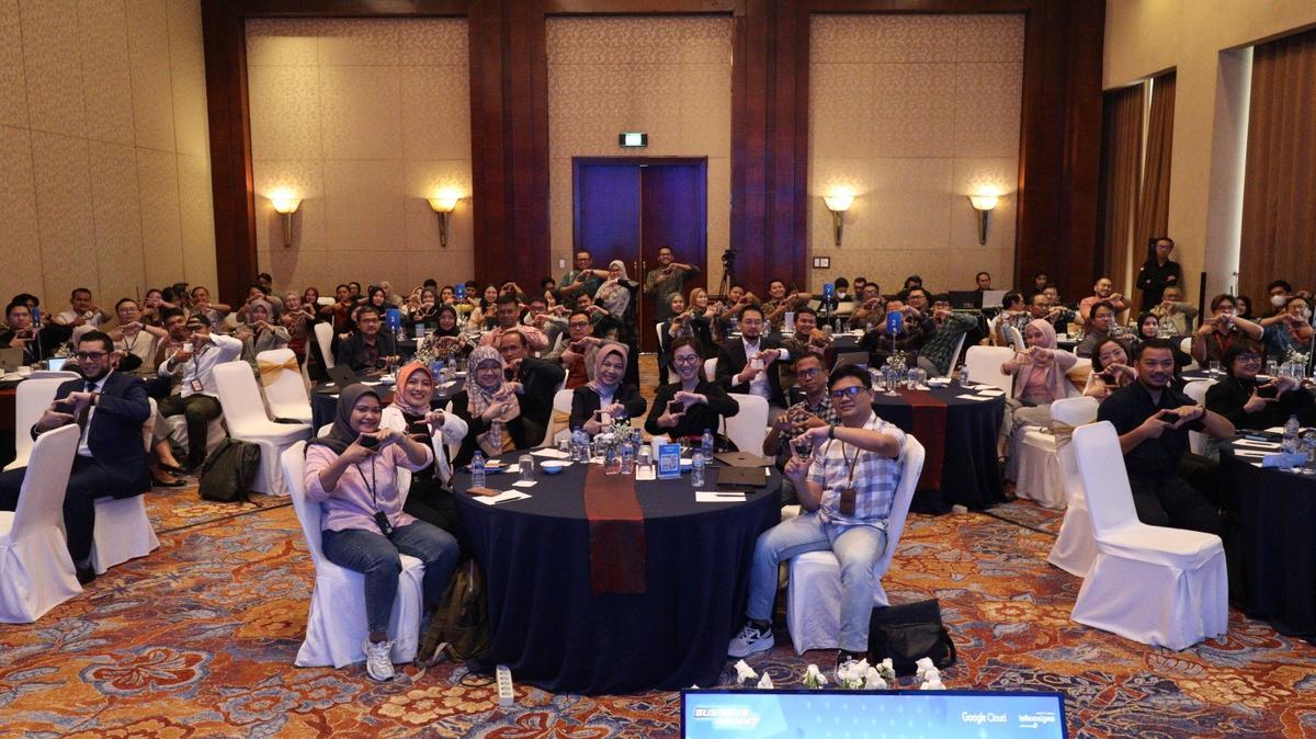 Business Insight Session dengan tema 'The Intelligent Enterprise: Driving Growth and Efficiency with Data–Powered AI'