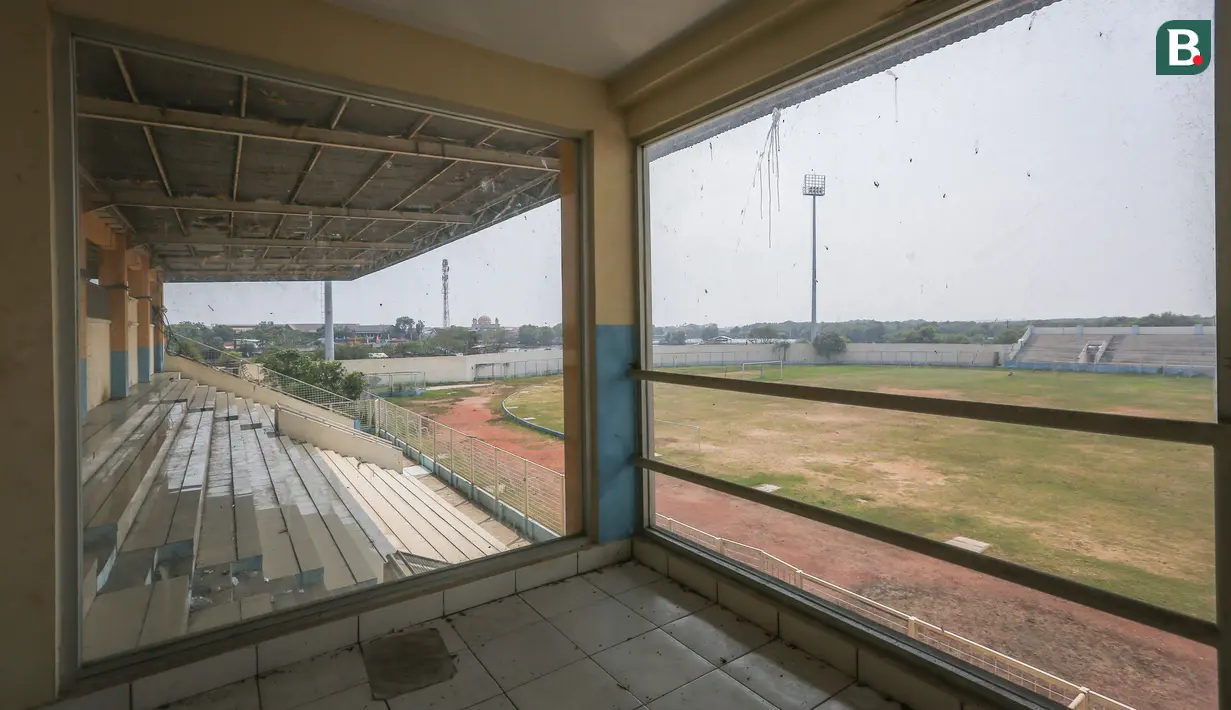 Saat ini tak banyak jejak-jejak Persitara Jakarta Utara yang masih tersisa di Stadion Kamal Muara. Apalagi sejak klub tersebut terdegradasi dan kini dikelola oleh Pemerintah Daerah (Pemda) Jakarta Utara. (Bola.com/Bagaskara Lazuardi)