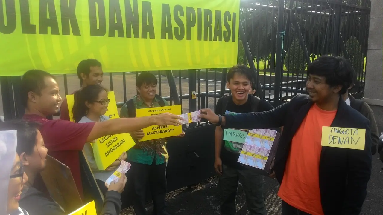 Trik Anggota DPR Tilap Dana Aspirasi Versi ICW
