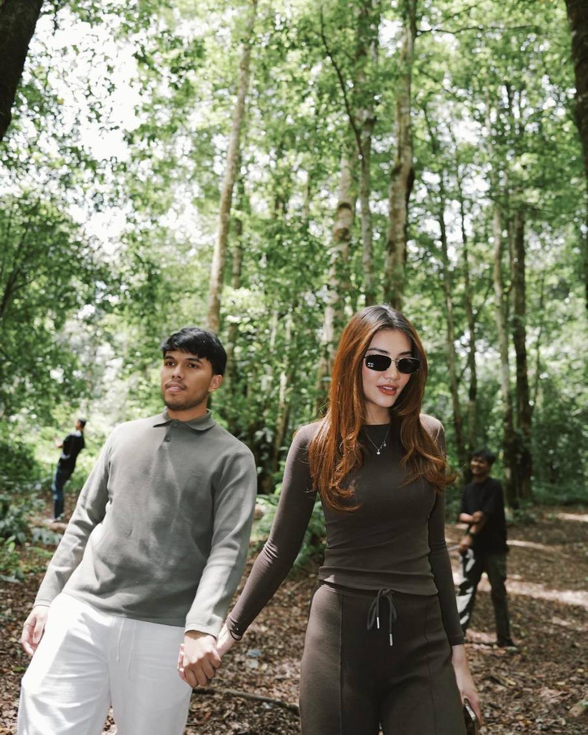Dunia Serasa Milik Berdua, 7 Potret Aaliyah Massaid dan Thariq Halilintar Liburan ke Bandung - Pamer Kemesraan Bak Sedang Honeymoon