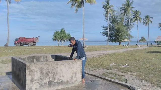 Satu-satunya sumur air tawar di Pantai Katembe Buton Tengah.(Liputan6.com/Ahmad Akbar Fua)