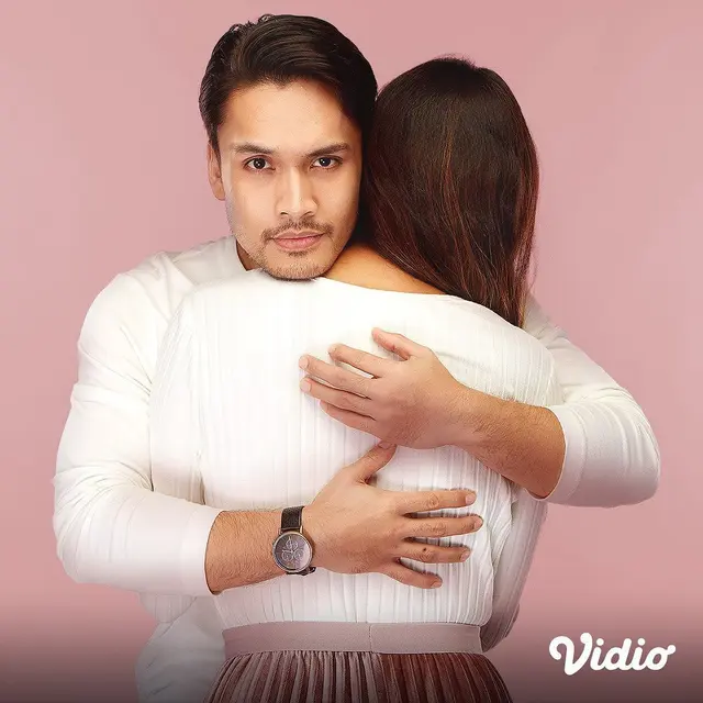 Randy Pangalila akan bermain dalam Vidio Original Series terbaru