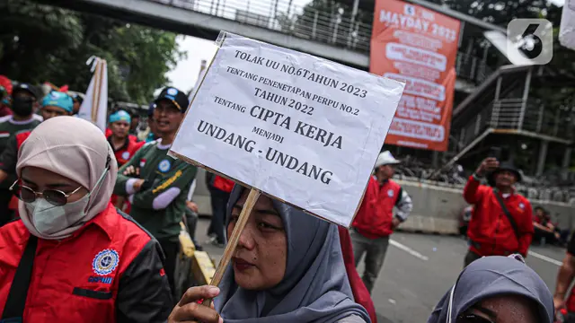 Ribuan Buruh Turun ke Jalan Rayakan May Day 2023 di Jakarta