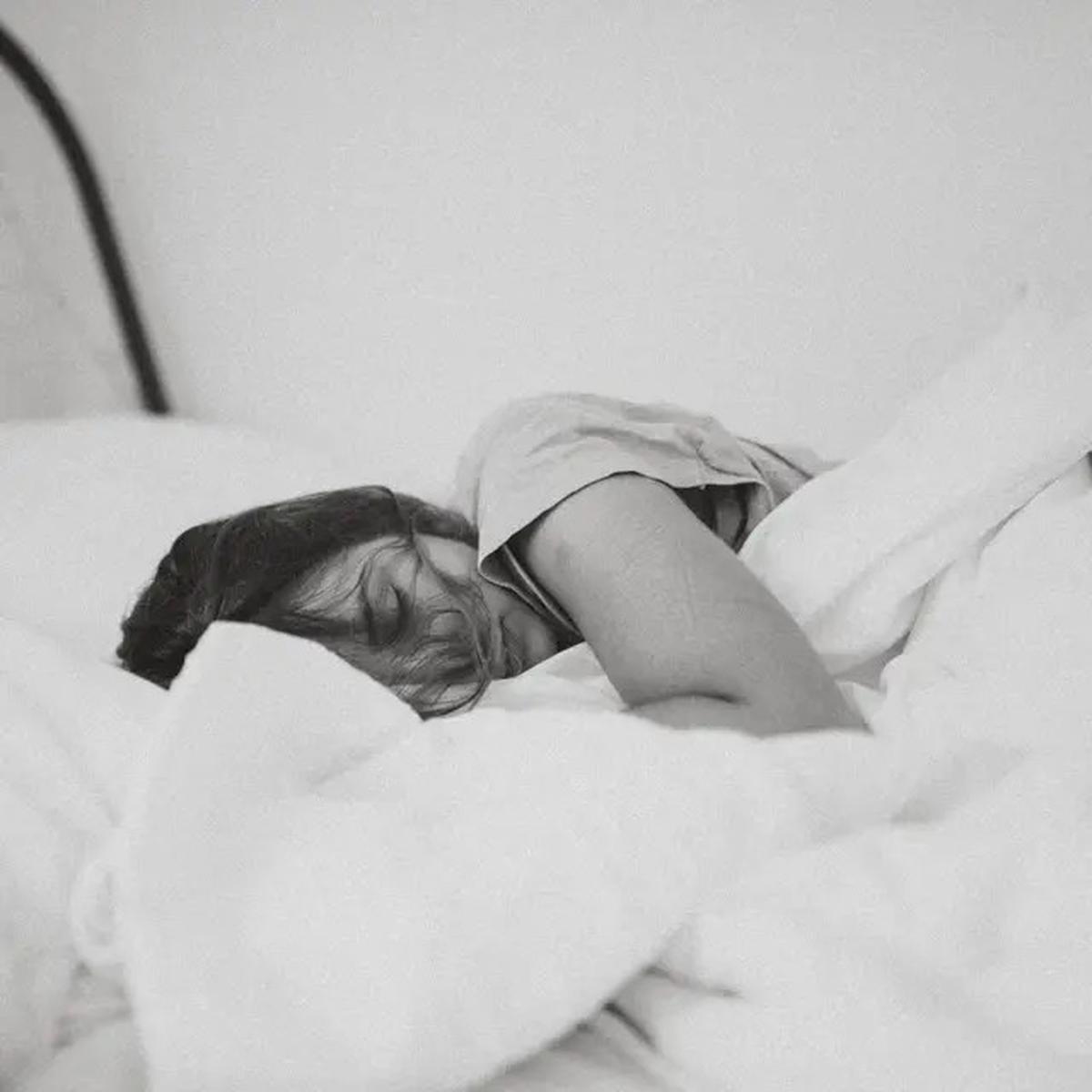 Posisi Tidur yang Paling Sehat untuk Jantung, Mana yang Terbaik?