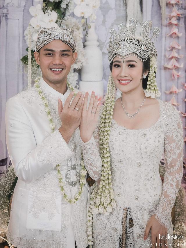 Febby Rastanty menikah dengan Drajad Djumantara. (Instagram/ febbyrastanty - foto: @davidsalimphotography)