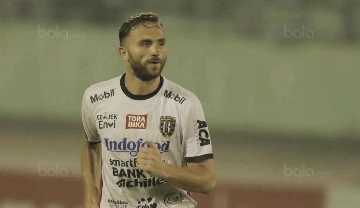 Ilija Spasojevic adalah pemain sepak bola asal Montenegro berkewarganegaraan Indonesia yang bermain di Liga 1 untuk klub Bali United. (Bola.com/M Iqbal Ichsan)