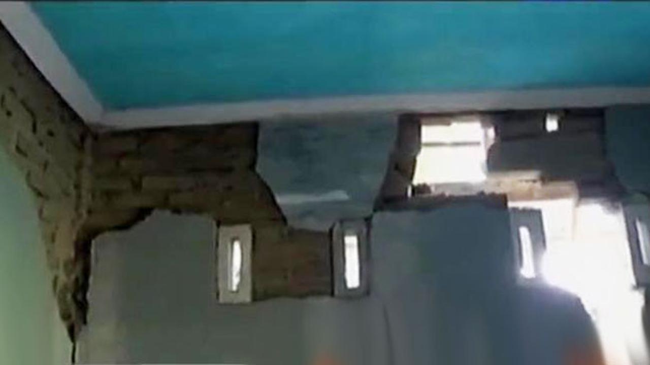 Gempa 5,4 SR di Tasikmalaya hingga Slovakia Rilis Mobil Terbang