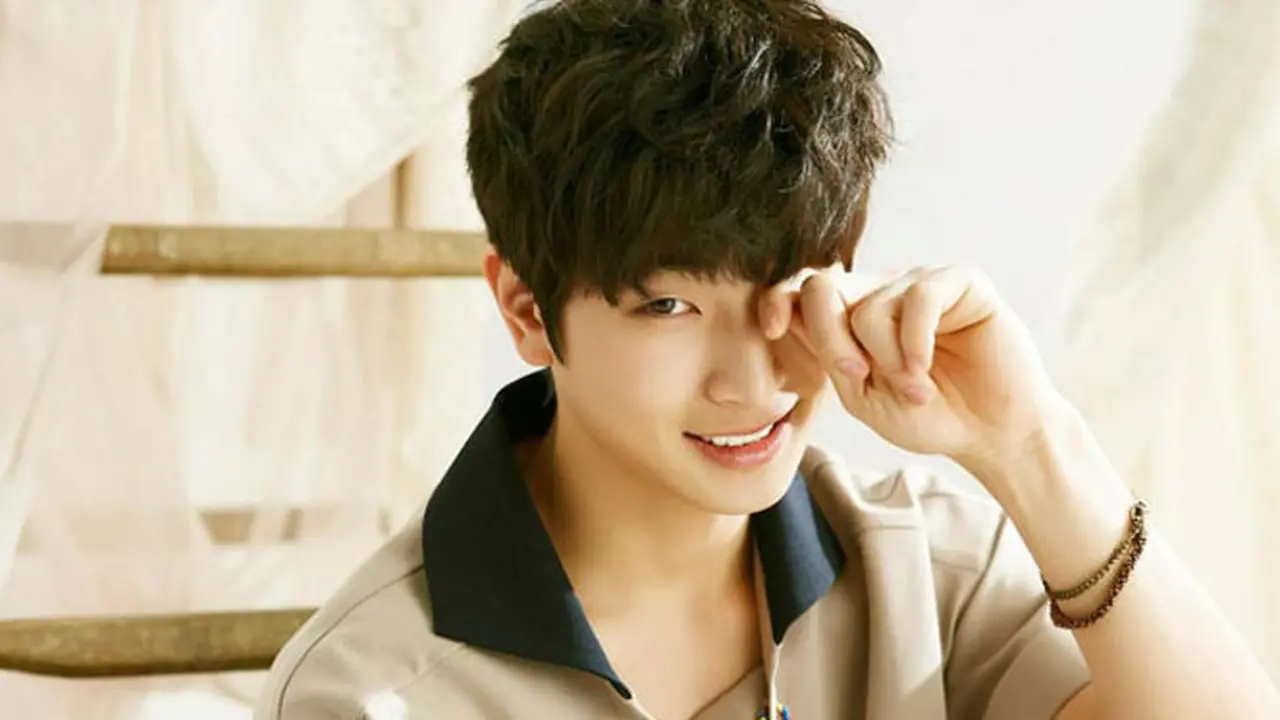 jinwoon-2am-131013b.jpg