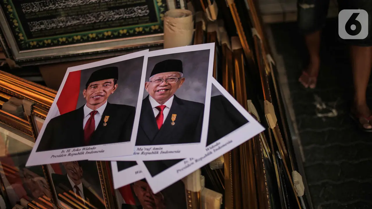 Bingkai Foto Jokowi-Ma'ruf Jelang Pelantikan di Pasar Baru