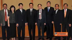 Citizen6, Jakarta: Menteri Perikanan dan Kelautan, Fadel Muhammad menerima Menteri Pertanian dan Pembangunan Pedesaan Vietnam, Mr. Cao Duc Phat, berfoto bersama usai acara. (Pengirim: Efrimal Bahri)