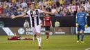 Pemain Juventus, Andrea Favilli merayakan gol ke gawang Bayern Munchen pada laga International Champions Cup 2018 di Lincoln Financial Field, Philadelphia, (25/7/2018). Juventus menang 2-0.  (AP/Chris Szagola)