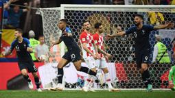 Prancis. Timnas Prancis mampu mencapai partai final Piala Dunia sebanyak 3 kali dalam 15 kali keikutsertaan mereka. Dari tiga kali masuk final, Prancis mampu 2 kali menjadi juara di edisi 1998 dan edisi terakhir 2018. Mereka gagal di partai final edisi 2006, kalah dari Italia. (AFP/Franck Fife)