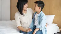 Cara Orangtua Bangun Komunikasi Hangat dengan Anak