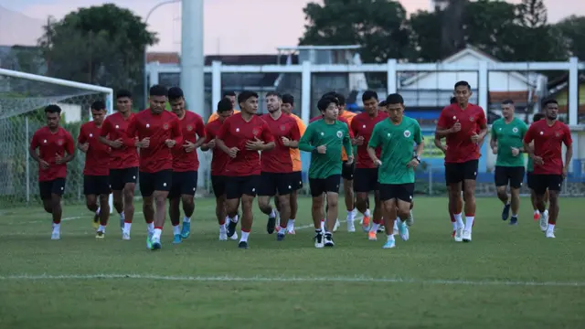 Timnas Indonesia latihan di Bandung untuk melawan Curacao.