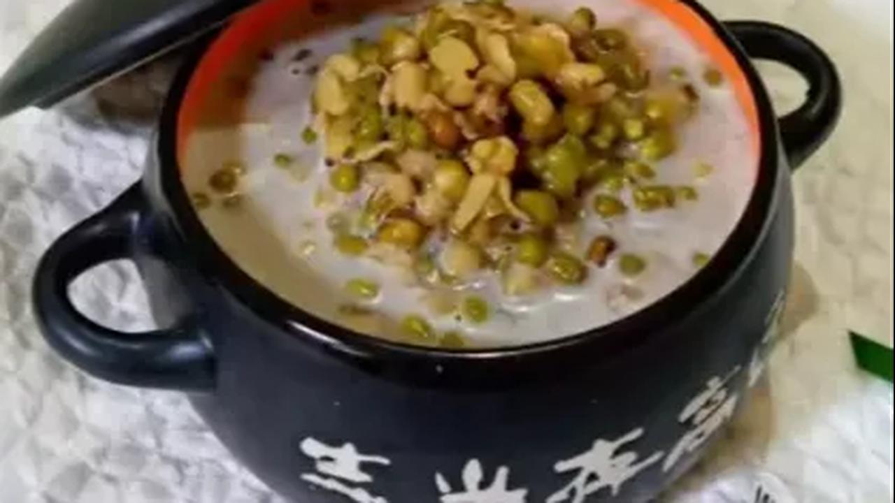 1.	Bubur Kacang Hijau