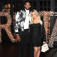 Khloe Kardashian mulai merasa nyaman dengan kesempatan kedua yang ia berikan pada Tristan Thompson usai skandal perselingkuhan. (In Touch Weekly)