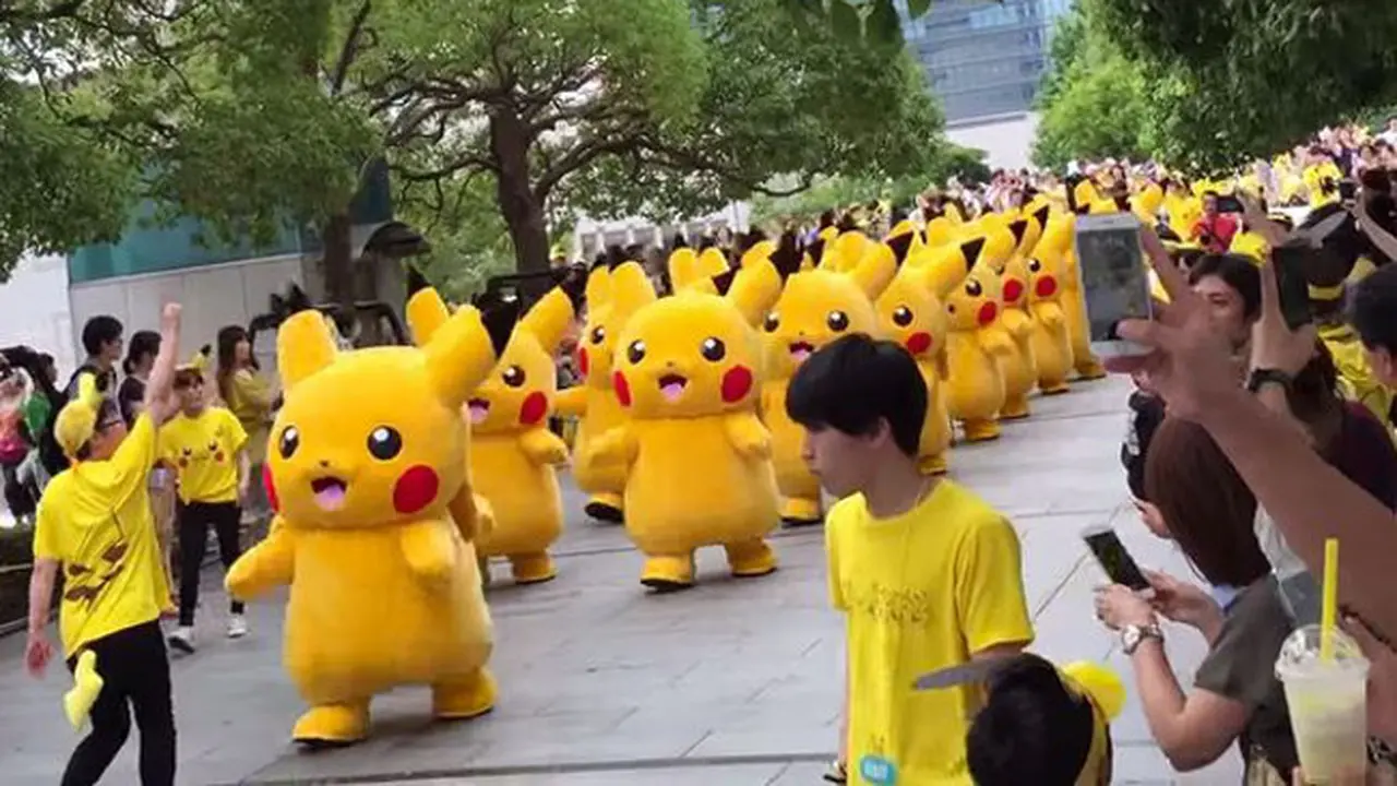 Barisan Pikachu Hebohkan Jalanan Yokohama