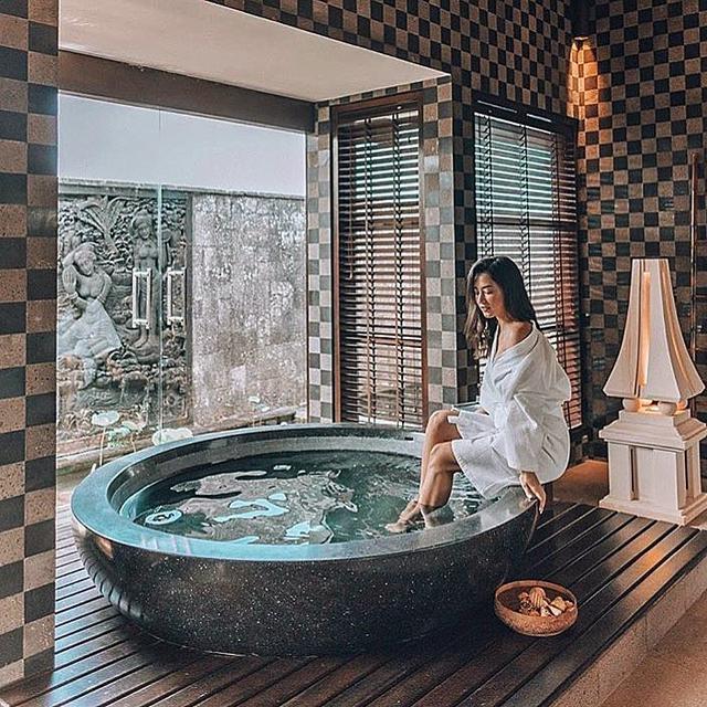 7 Potret Villa Mewah Hotman Paris di Bali, Miliki Pemandangan Laut