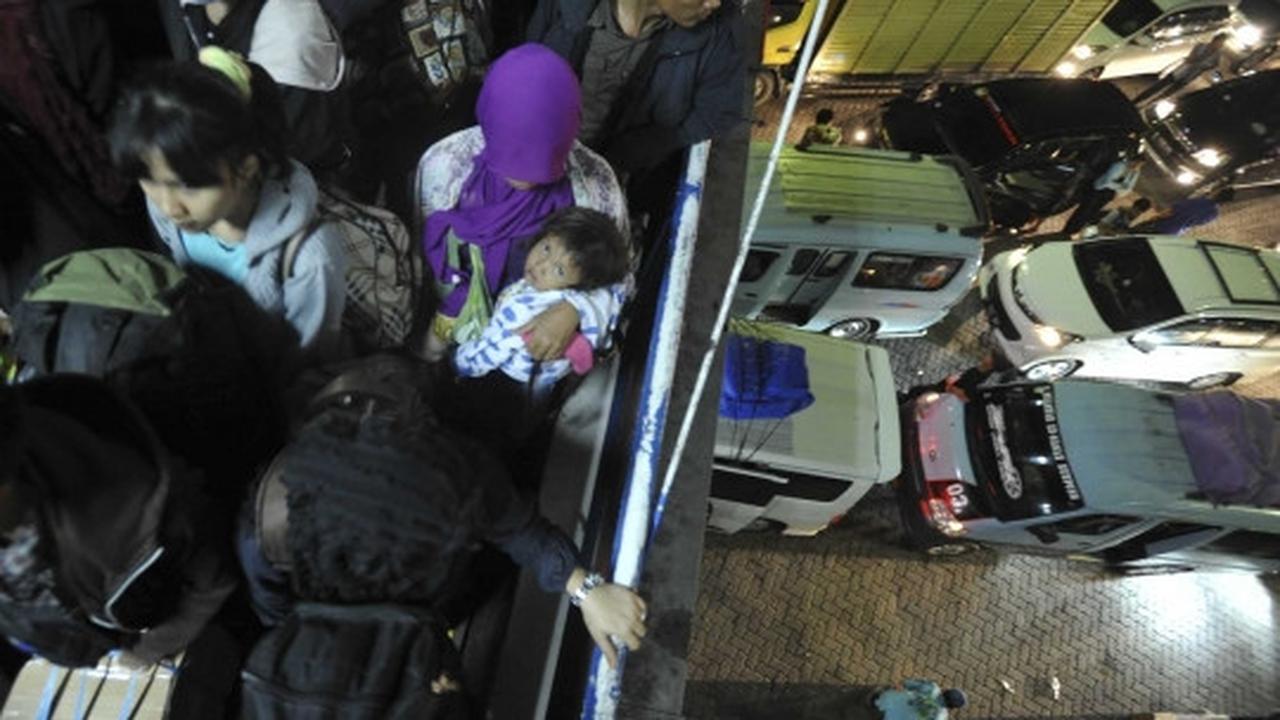 Ribuan pemudik padati Pelabuhan Merak