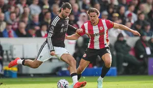 Kemenangan Liverpool di Markas Brentford Harus Dibayar Mahal: Dominik Szoboszlai dan Jeremie Frimpong Dibekap Cedera