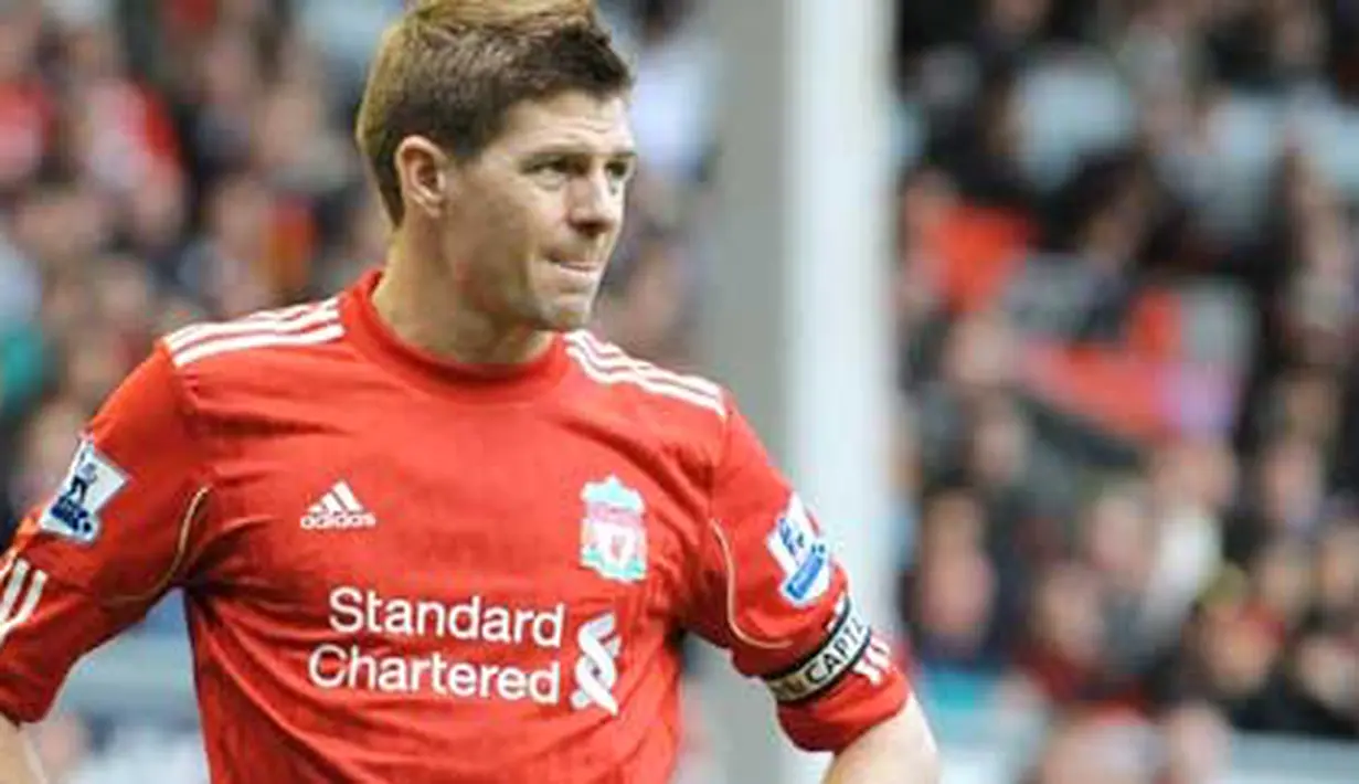 Ekspresi kapten dan gelandang Liverpool Steven Gerrard di laga lanjutan EPL melawan Blackpool di Anfield Stadium, 3 Oktober 2010. AFP PHOTO / ANDREW YATES