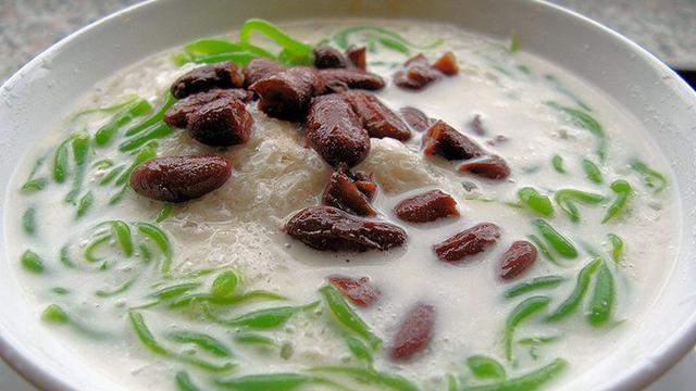 3 Cara Asik Nikmati Es Cendol untuk Segarkan Siangmu yang Terik