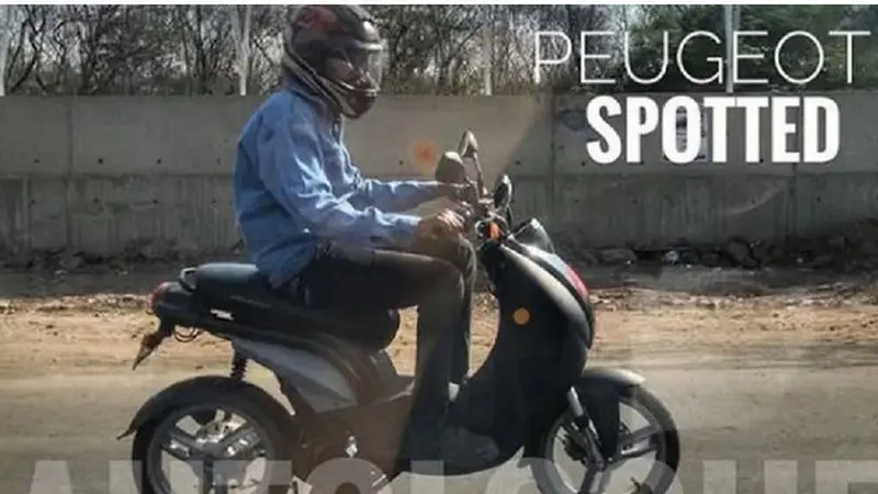 Peugeot Ludix Kepergok di Jalan