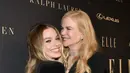 Aktris Margot Robbie dan Nicole Kidman saat tiba menghadiri penghargaan ELLE Women ke-26 di Hollywood di Beverly Hills, California (14/10/2019). (AFP Photo/Emma McIntyre)
