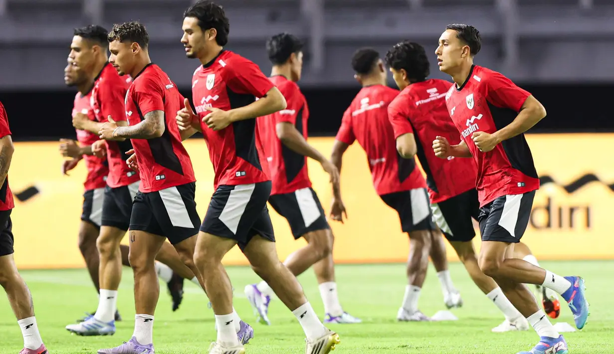 Sebagaimana diketahui, skuad Garuda diagendakan menjamu dua negara dalam rangkaian FIFA Matchday di Stadion Gelora Bung Tomo (GBT), Surabaya, Jawa Timur. (Bola.com/Abdul Aziz)