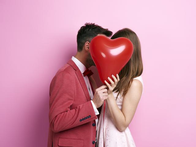 5 Momen Ciuman Yang Paling Disukai Wanita Health Liputan6 Com Kamu bisa aplikasikan lip balm atau pelembab bibir lainnya dalam keseharian untuk menjaga bibir agar tidak. momen ciuman yang paling disukai wanita