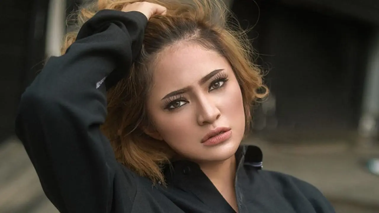 6 Potret Marshanda Tanpa Makeup, Tetap Cantik Memesona