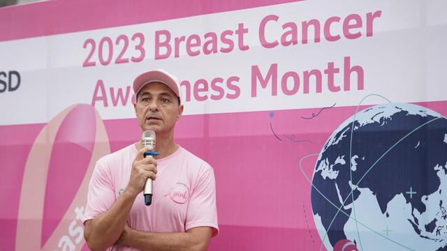 Managing Director MSD Indonesia, George Stylianou bicara soal upaya inovasi pengobatan kanker payudara..