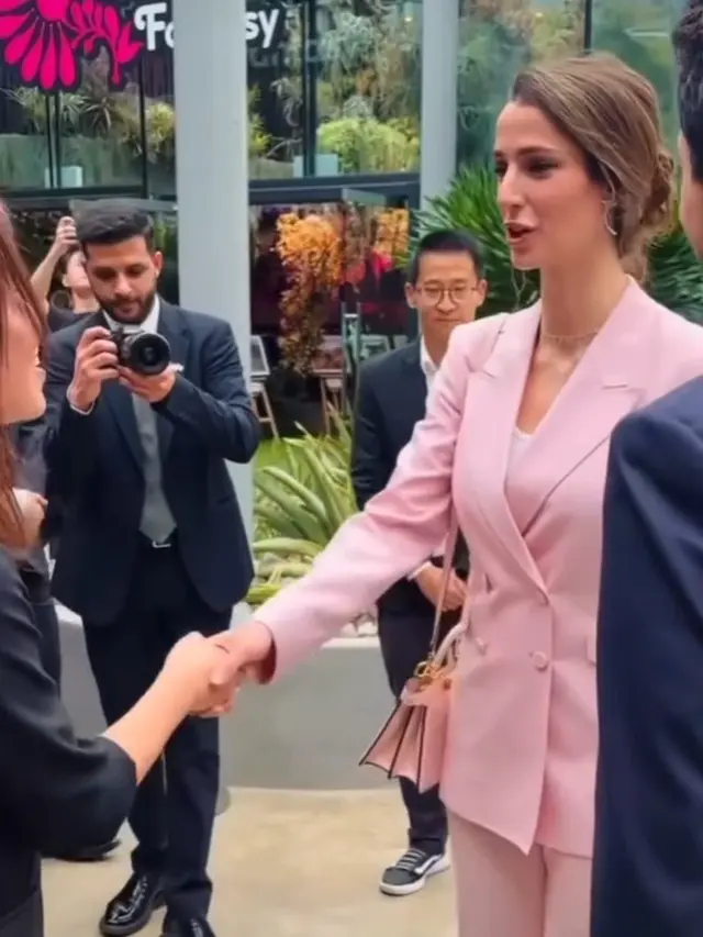 Penampilan Perdana Putri Rajwa dari Yordania Saat Awal Kehamilan Anak Pertama, Sudah Tahu Sejak Awal Tahun