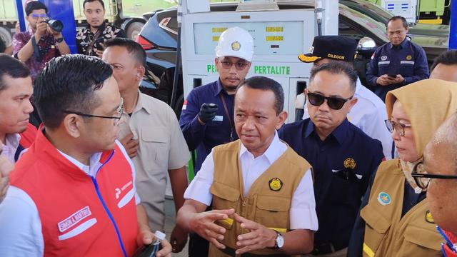 Menteri Energi dan Sumber Daya Mineral (ESDM), Bahlil Lahadalia kunjungan ke Kota Cilegon, Banten, Kamis (13/3/2025). (Foto: Liputan6.com/Gagas YP)