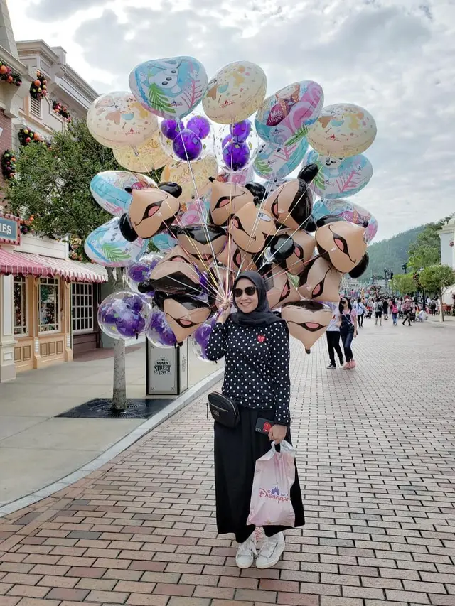 Stylish Abis! 5 Potret Mimi Bayuh saat Liburan ke Luar Negeri