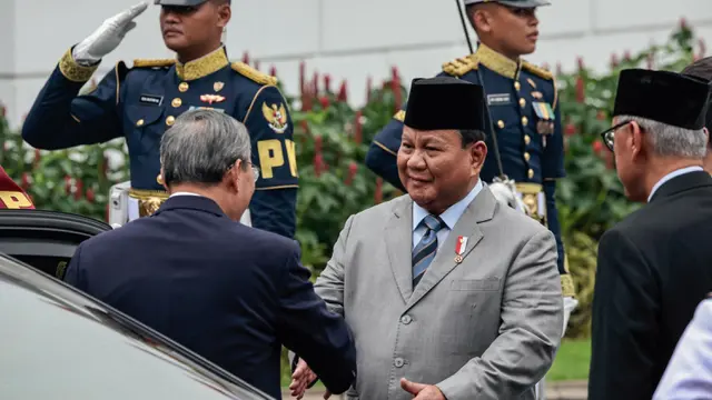 Momen Presiden Prabowo Sambut Kedatangan Perdana Menteri China Li Qiang