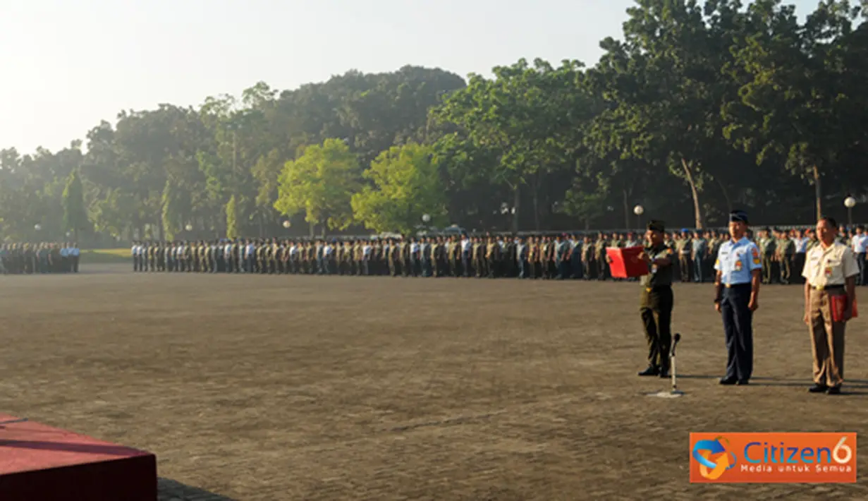 Citizen6, Jakarta: Dalam upacara yang diikuti oleh segenap personel Mabes TNI, Panglima TNI menyatakan komitmennya untuk mendukung kebijakan pemerintah terkait  pelaksanaan APBNP tahun 2012. (Pengirim: Badarudin Bakri Badar).