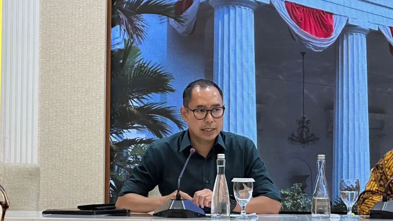 Direktur Pelindungan WNI Kementerian Luar Negeri RI (Kemlu RI) Judha Nugraha dalam konferensi pers bersama media, Rabu (29/5/2024). (Liputan6/Benedikta Miranti)