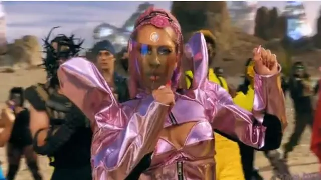 Lady Gaga Kembali Pakai Karya Rinaldy Yunardi dalam Video Klip Stupid Love