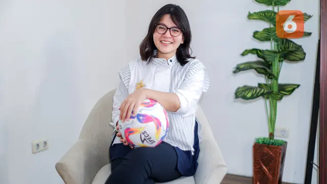 Wakil Ketua PSSI, Ratu Tisha Destria, mengunjungi Kantor Bola.com di KapanLagi Youniverse (KLY) Head Office, Jakarta Pusat, pada Jumat (28/2/2025).