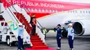 Presiden Joko Widodo atau Jokowi tiba kembali di Pangkalan TNI AU Adi Soemarmo Kabupaten Boyolali, Provinsi Jawa Tengah, setelah pagi tadi ke Jakarta untuk menghadiri acara internal, Jumat (21/4/2023). (Foto: Lukas - Biro Pers Sekretariat Presiden)